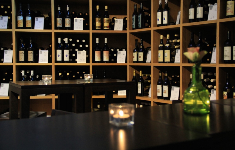 magasin-VALBONNE-min_wine_vinorama_wine_bottle_cellar_red_wine_wines_storage_wine_rack-1077047